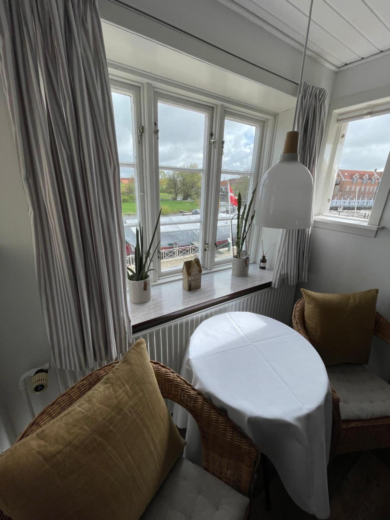 Restaurant Saelhunden Bed & Breakfast Ribe Exterior photo