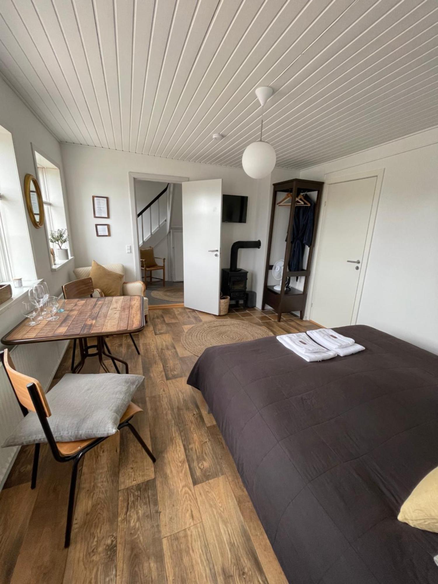 Restaurant Saelhunden Bed & Breakfast Ribe Exterior photo